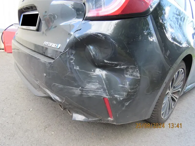 Toyota Corolla Hybrid, heckstoßfänger, detailaufnahme, aufgenommen August 2024
