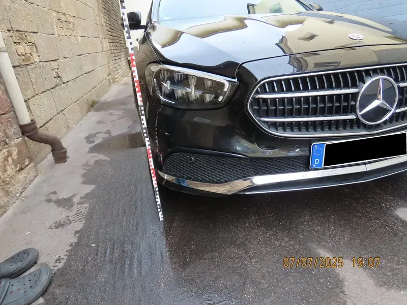 Mercedes-Benz E-Klasse, front rechts, aufgenommen Juli 2025